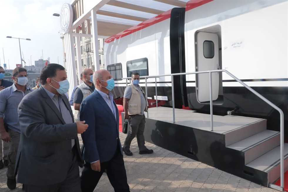 وزير النقل: مشروعات نظم إشارات السكة الحديد بطول 1800 كيلو متر
